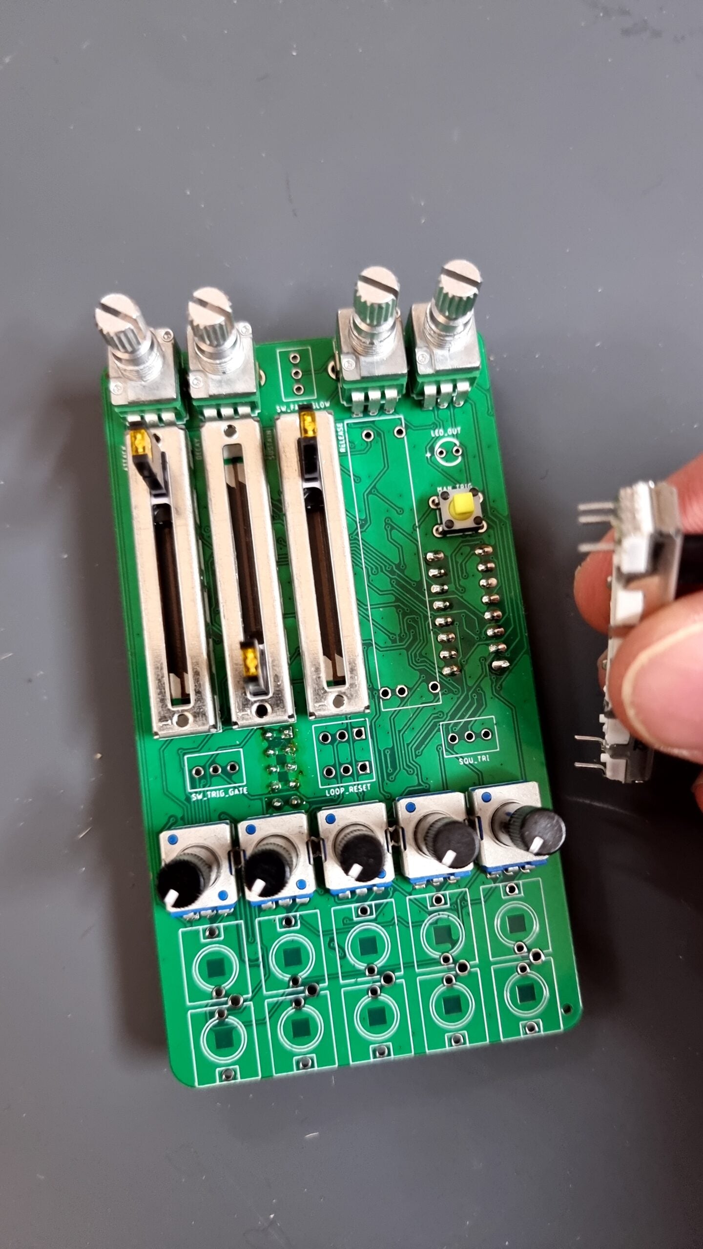 ENVELOPE / cv envelope generator / 12 HP