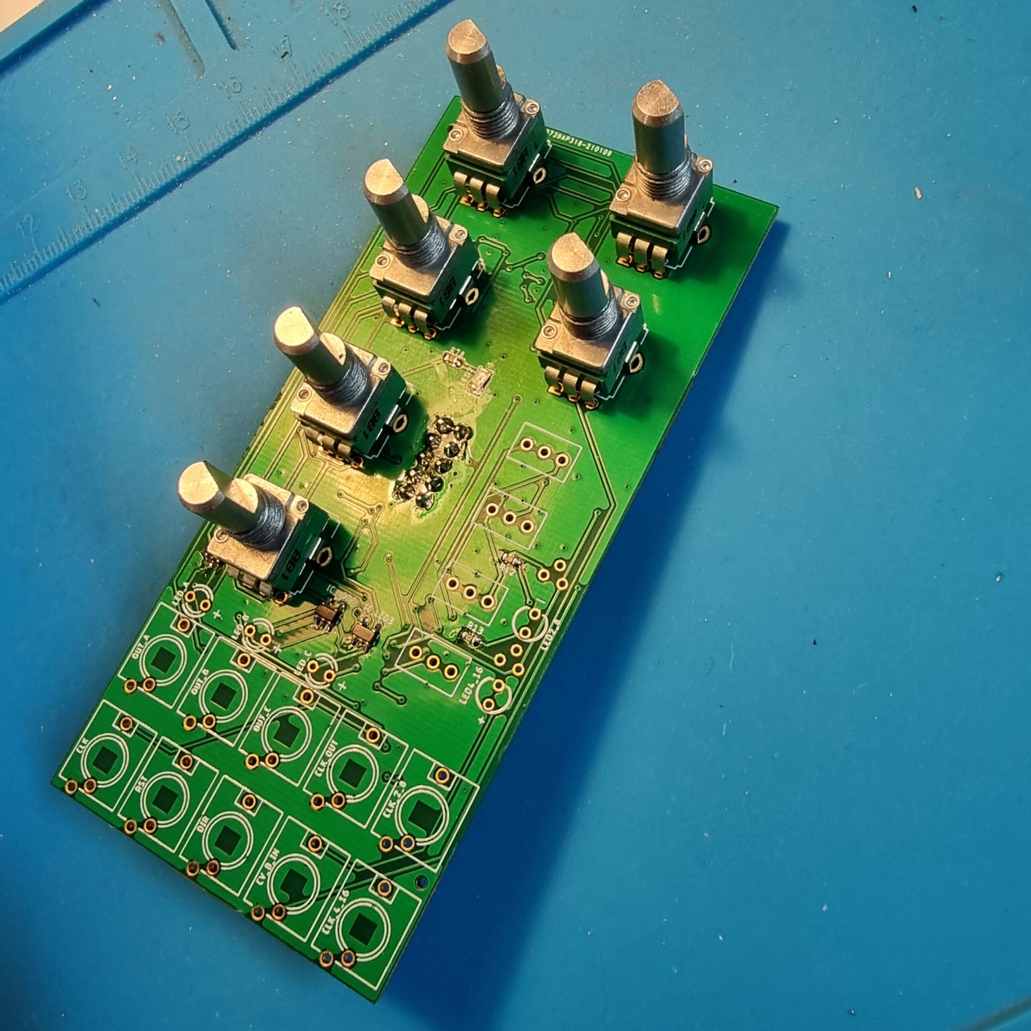 FLITZEM DEFOR / brute sequencer and clock divider / 10 HP