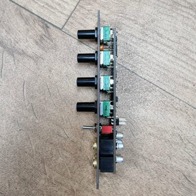 ADSR / envelope generator offdering three distinct lentgh modes / 4 HP