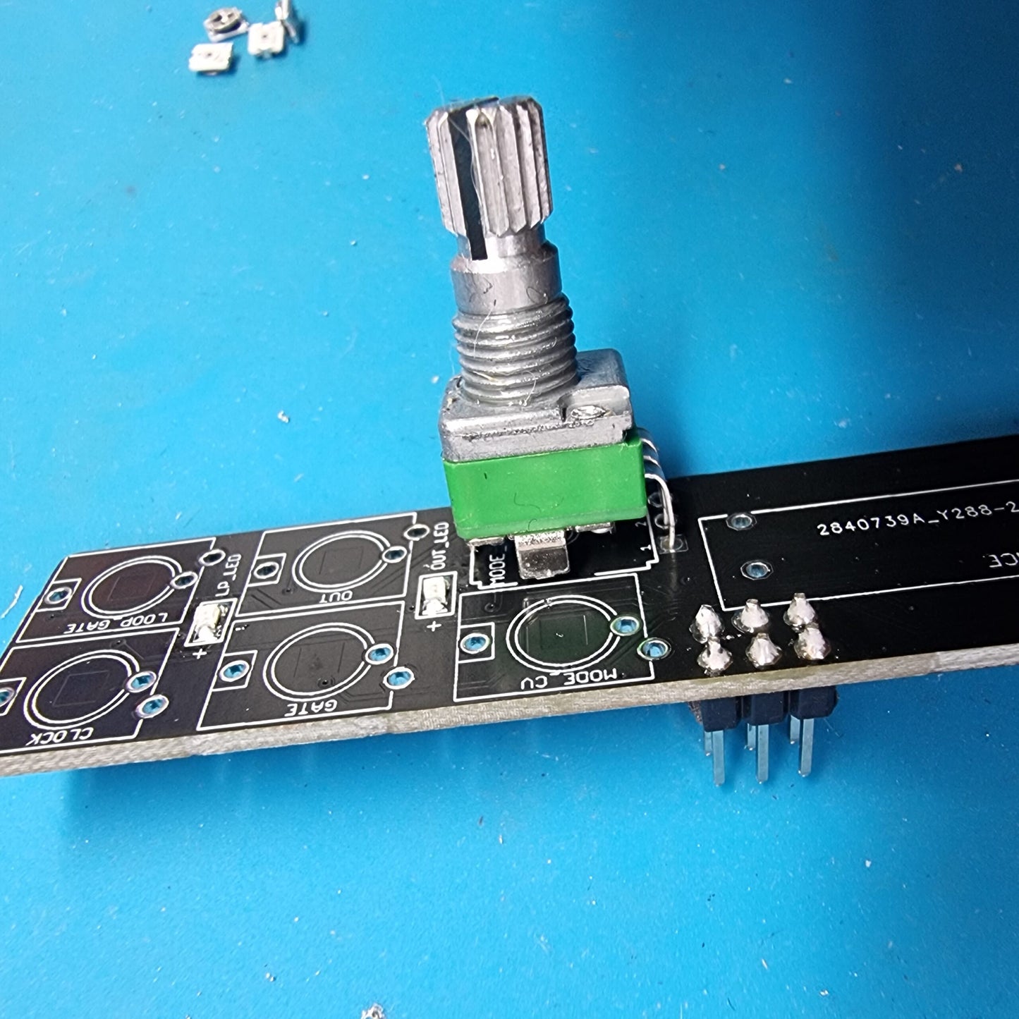 ISI WREN / repeatable random gate and cv generator / 4 HP
