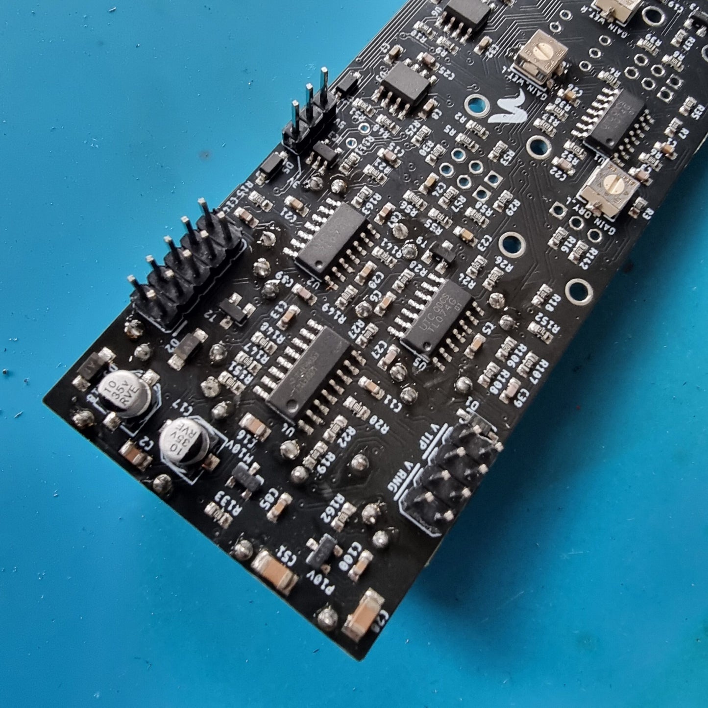 PEDAL PAL STEREO / fx pedal integration module / 8 HP