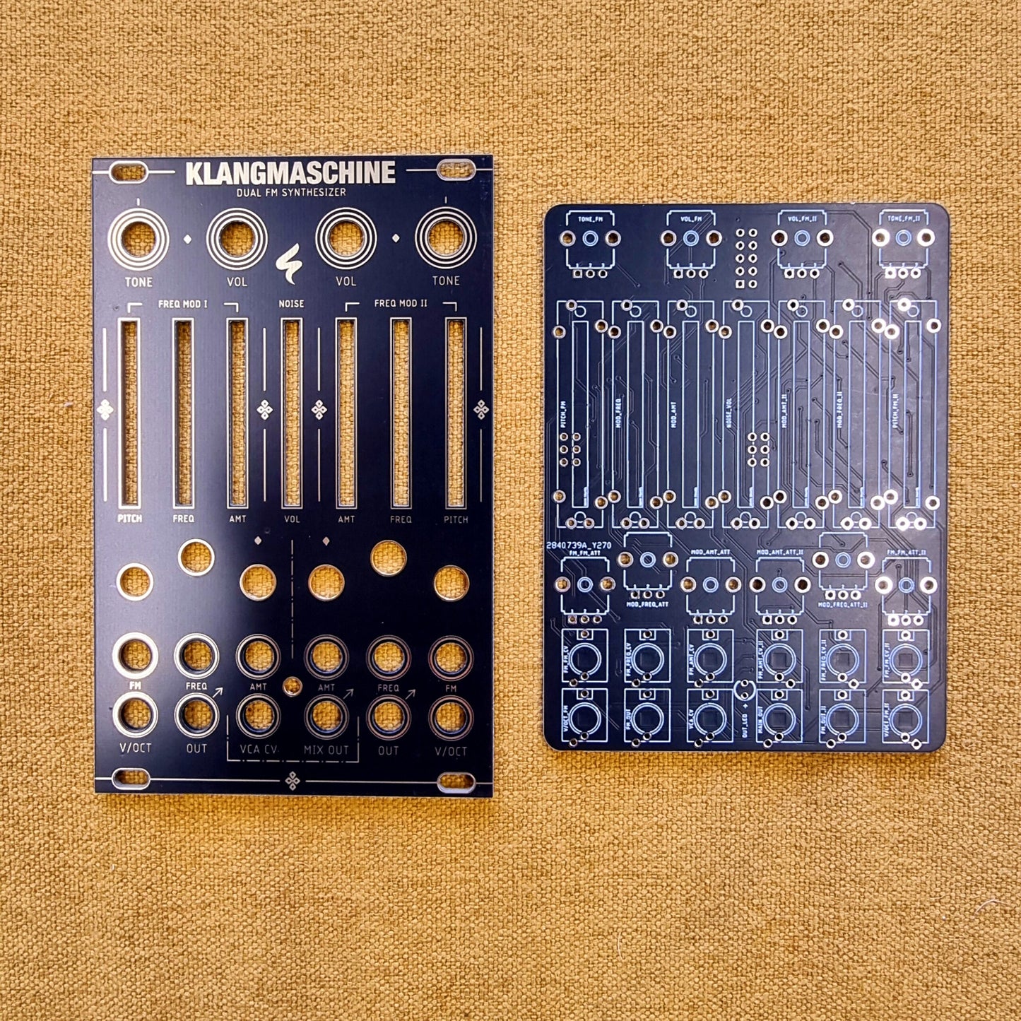 KLANGMASCHINE / dual digital fm synthesizer / 16 HP