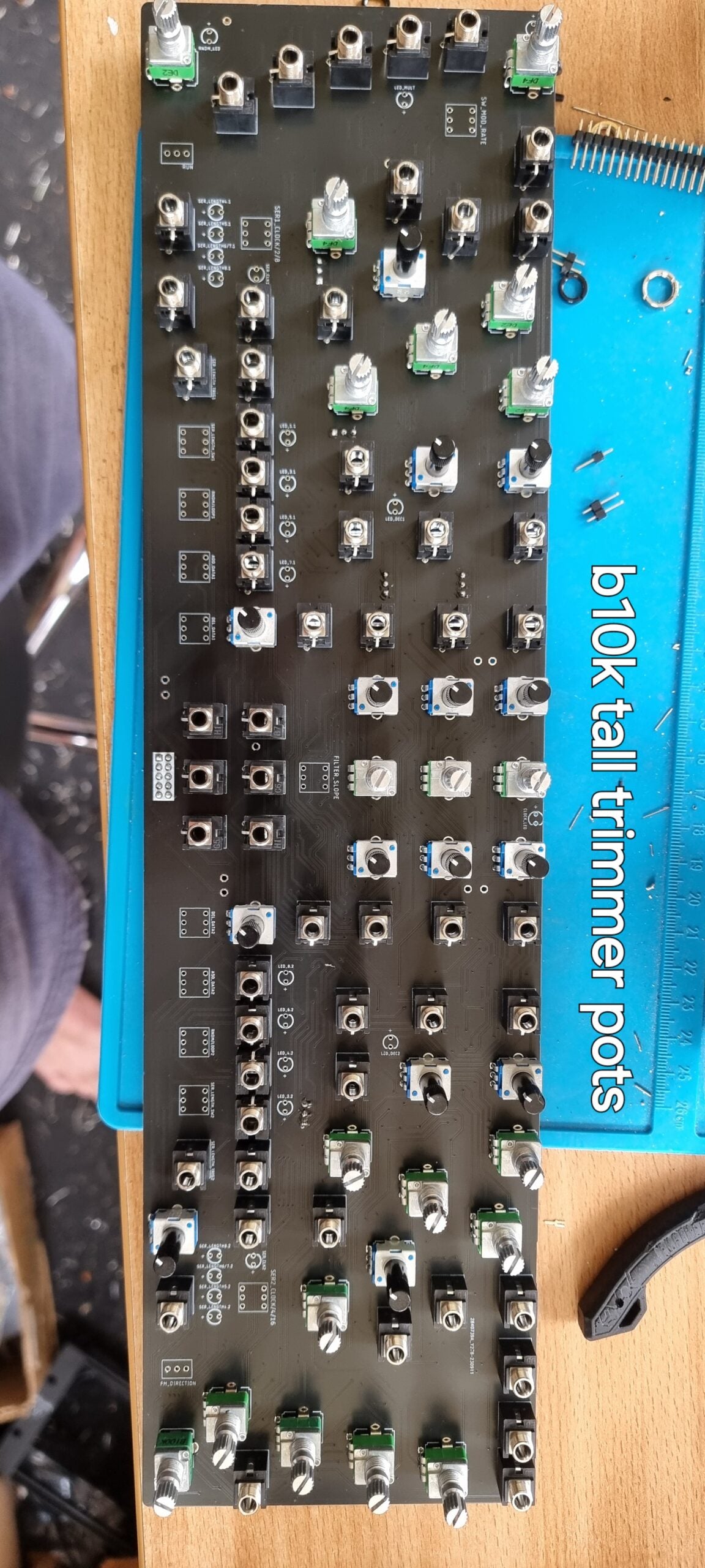 KRAKONG / duophonic semi-modular voyager