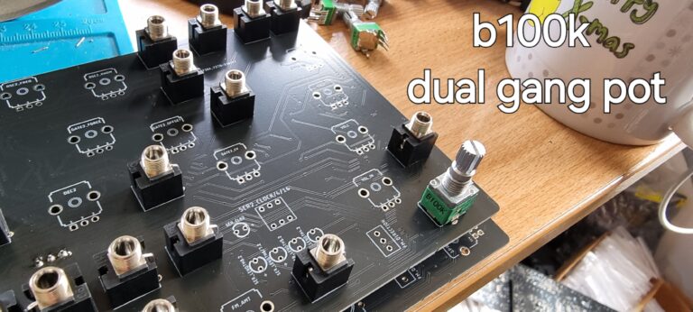 KRAKONG / duophonic semi-modular voyager