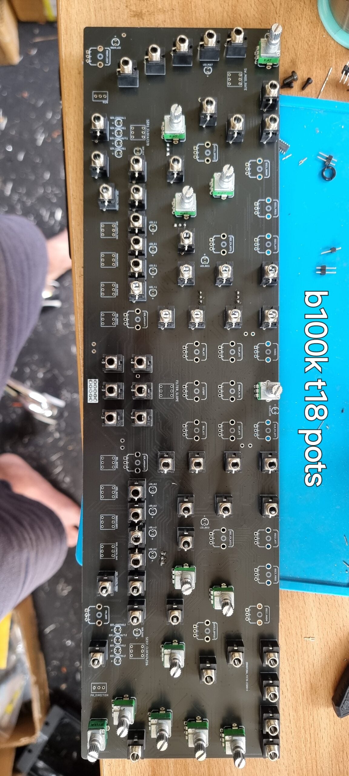 KRAKONG / duophonic semi-modular voyager