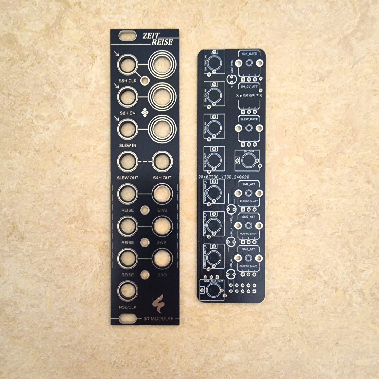 ZEITREISE / sample & hold, slew limiter and meandering cv generator / 6 HP