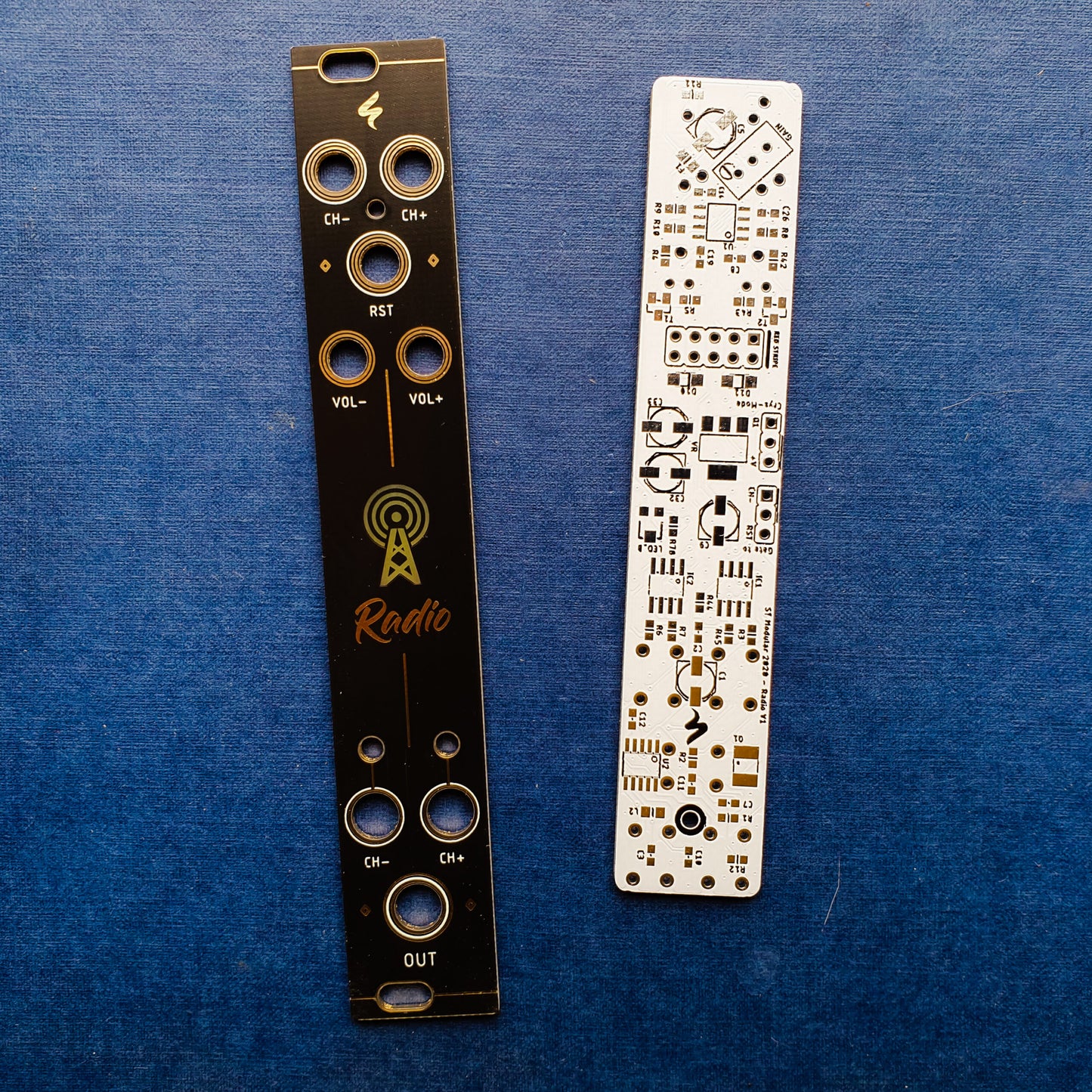 SERIAL / shift register sequencer / 8 HP