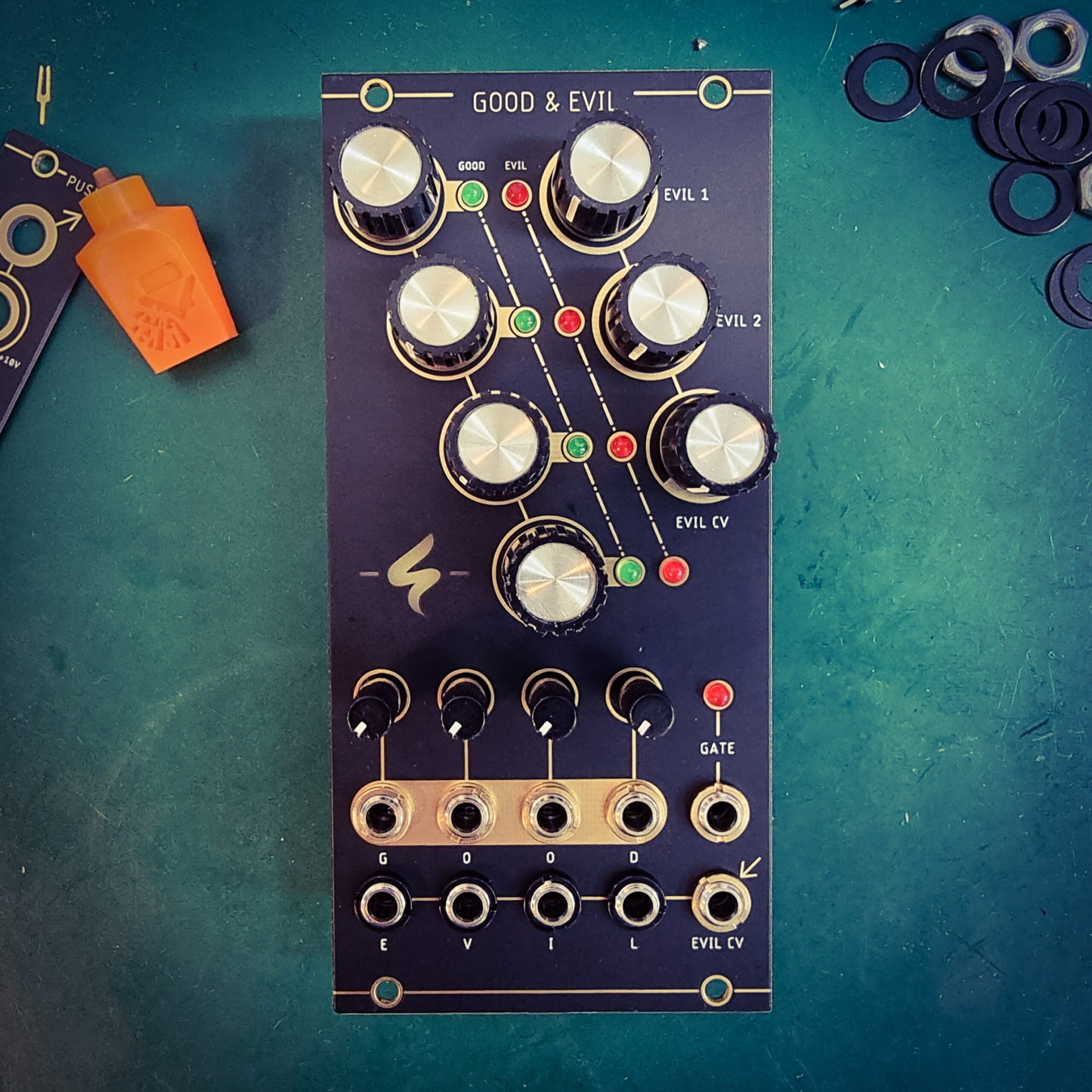GOOD & EVIL  / chained lfo and random voltage generator / 12 HP