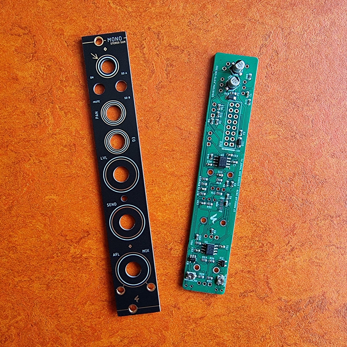 STEREO SUM. MONO CHANNEL